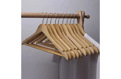 Dřevěná ramínka na oděvy – sada 10 kusů