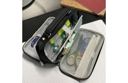 Školní pouzdro - černý penál s uchem