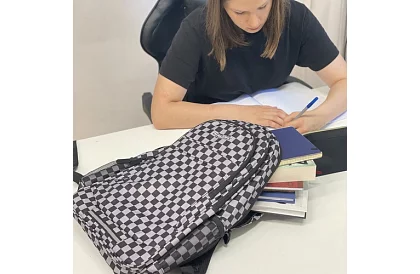 Batoh s kapacitou 30 litrů – šachovnice