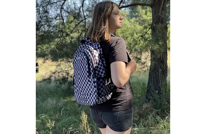 Batoh s kapacitou 22 litrů – šachovnice