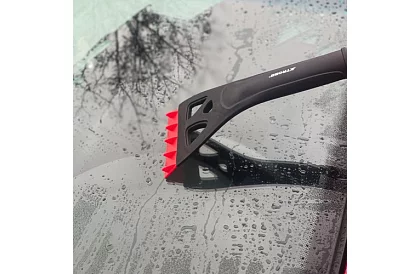 Teleskopická škrabka na okna s kartáčem na sníh