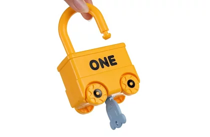 Vzdělávací vozy s visacími zámky