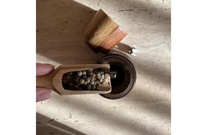 Akátové ruční mlýnky na koření – sada 2 kusy