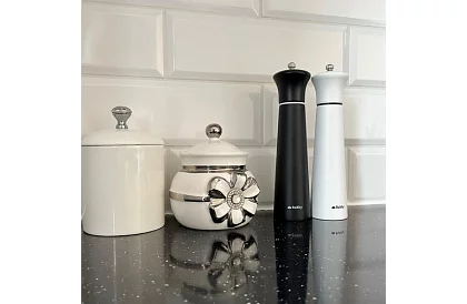 Ruční mlýnky na koření 2 kusy - Black and White