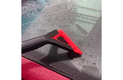 Teleskopická škrabka na led a kartáč na sníh