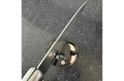 Profesionální brousek na nože a nůžky