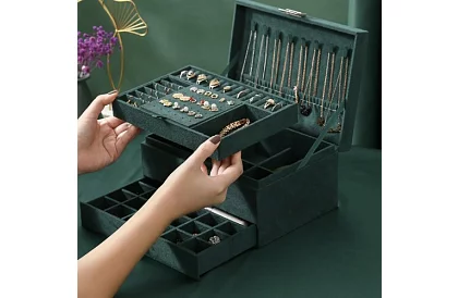 Elegantní semišová šperkovnice – zelená