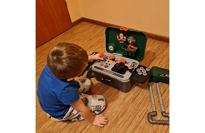 Dětská dílna stůl s nářadím a kufříkem