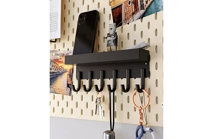 Nástěnná magnetická police s věšáky – 6 háčků