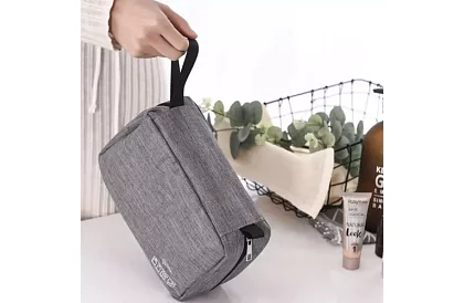 Kosmetická cestovní taška s háčkem