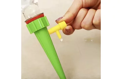 Zavlažovací hrot pro rostliny do květináčů