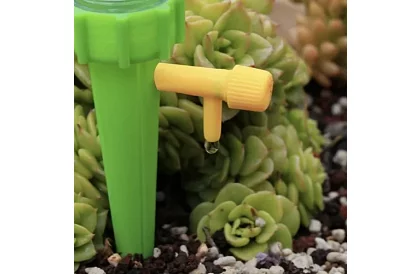 Zavlažovací hrot pro rostliny do květináčů