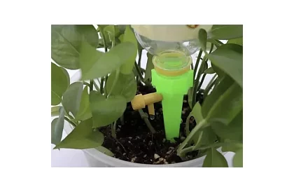 Zavlažovací hrot pro rostliny do květináčů