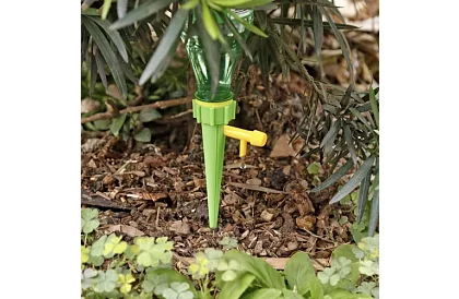 Zavlažovací hrot pro rostliny do květináčů