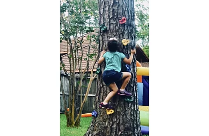 Lezecké chyty – lezecká sada pro děti 10 kamenů + 2 madla