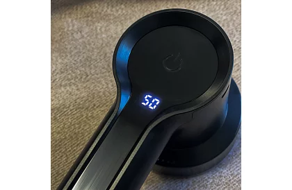 Strojek na odstranění žmolků - 3 rychlosti + 4 nástavce