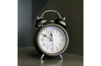 Retro budík s LED podsvícením