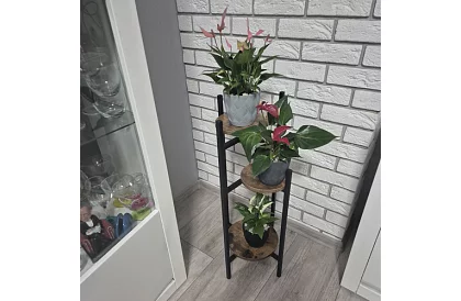 Květinový stolek - 3 patrový