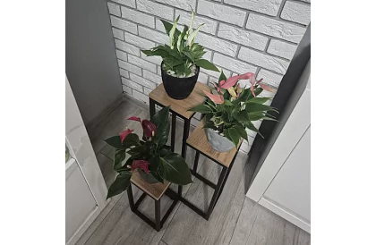 Květinový stolek - 3 úrovňový