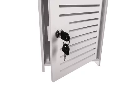 Koupelnová skříňka s držákem toaletního papíru – bílá