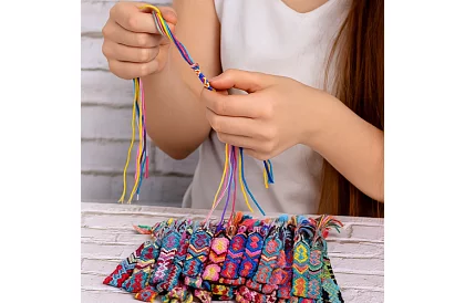 Barevné vyšívací nitě – velká sada 150 ks