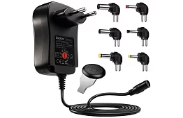 Univerzální napájecí zdroj – nabíječka 3–12 V se 6 konektory