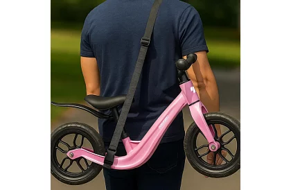 Dětské lehké odrážedlo růžové – 12 kola + ramenní popruh