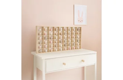 Dřevěná polička pro sběratele na figurky, autíčka – 54 přihrádek