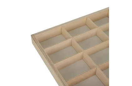 Dřevěná polička pro sběratele na figurky, autíčka – 54 přihrádek