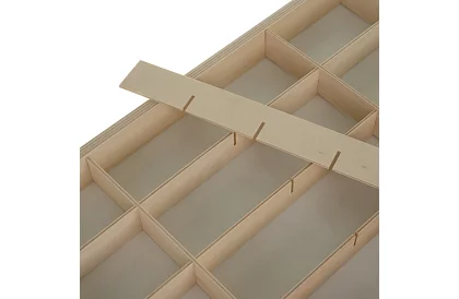 Dřevěná polička pro sběratele na figurky, autíčka – 54 přihrádek