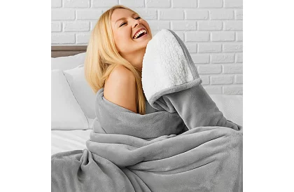 Oboustranná teplá deka 150 × 200 cm – světle šedá