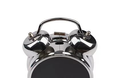 LCD budík v retro designu