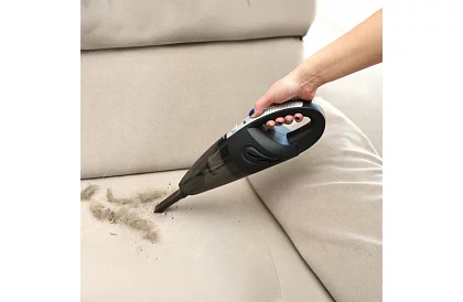 Bezdrátový ruční vysavač do auta