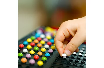 Logická stolní paměťová hra Mastermind