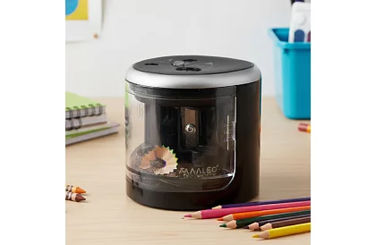 Elektrické ořezávátko se dvěma otvory a zásobníkem