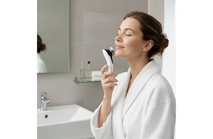 Ultrazvukový masážní přístroj na obličej 5 v 1 – bezjehlová mezoterapie