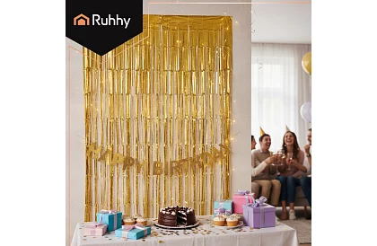 Dekorativní zlatá samolepicí záclona 100 × 200 cm – párty záclona