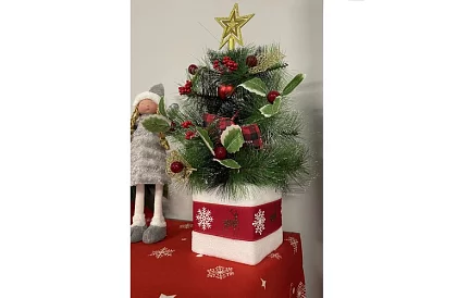 Nazdobený umělý vánoční stromeček – 45 cm