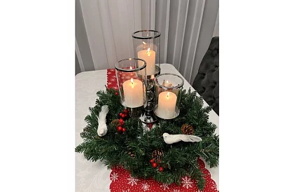 Větve umělého smrku k dekoracím – 21 cm, 40 ks