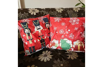 Dekorativní povlak na polštář 45 × 45 cm – motiv Louskáčku
