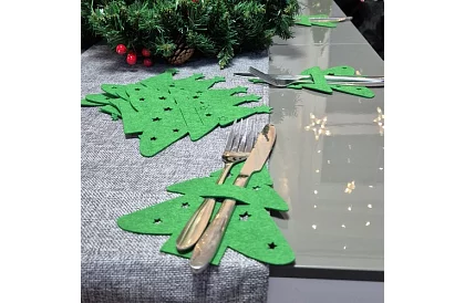 Vánoční kapsa na příbory 12 ks – stromeček