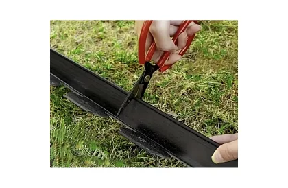 Neviditelný obrubník 4 cm x 10 m - Zahradní okraj černý + 20 kolíků