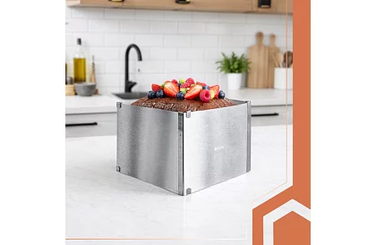 Nastavitelná obdélníková forma na dort 20–38 × 24–45 cm, výška 15 cm