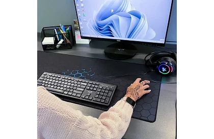 Velká podložka pod myš a klávesnici – 90 x 40 cm