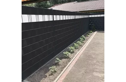 Stínící páska na plot černá – panelová 450 g/m2 + klipy