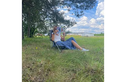 Skládací kempingové křeslo – šedé