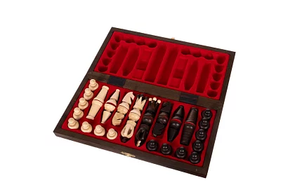 Dřevěné šachy z habru – elegantní klasika v kufříku