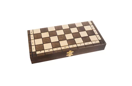 Dřevěné šachy z habru – elegantní klasika v kufříku