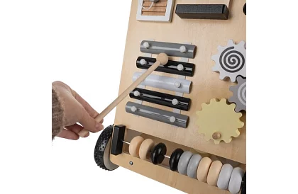 Dřevěné chodítko pro děti s manipulační deskou Montessori