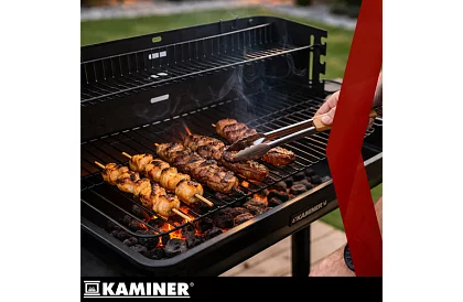 Zahradní gril na dřevěné uhlí s horním roštem pro rožnení